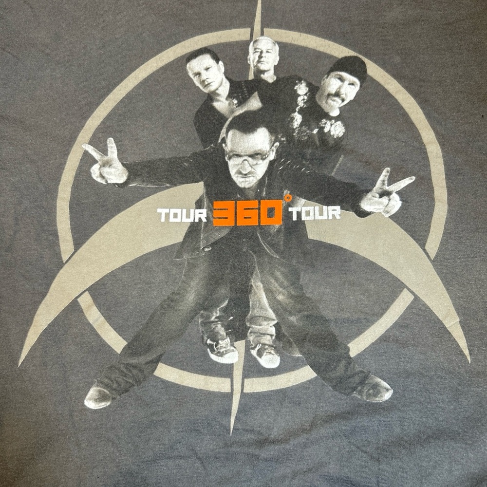 Gray Tour 360 Graphic Tee